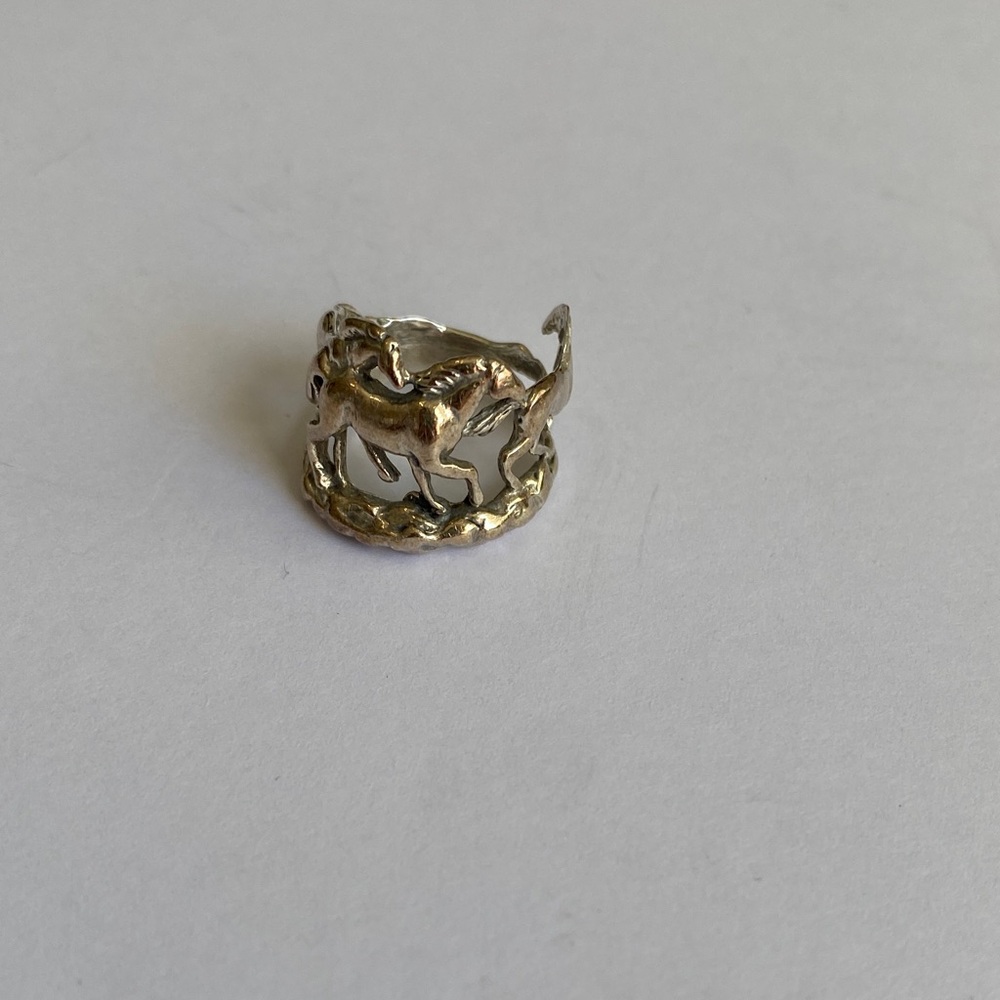 Silver Cloud Sterling silver three horse stallion ring - Picture 4 of 9